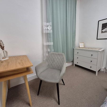 Stylish And Bright Flat In London N8 Turnpike Lane - Piccadilly Line Londres Exterior foto