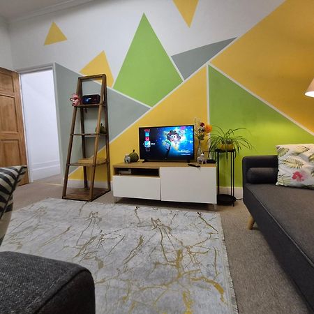Stylish And Bright Flat In London N8 Turnpike Lane - Piccadilly Line Londres Exterior foto
