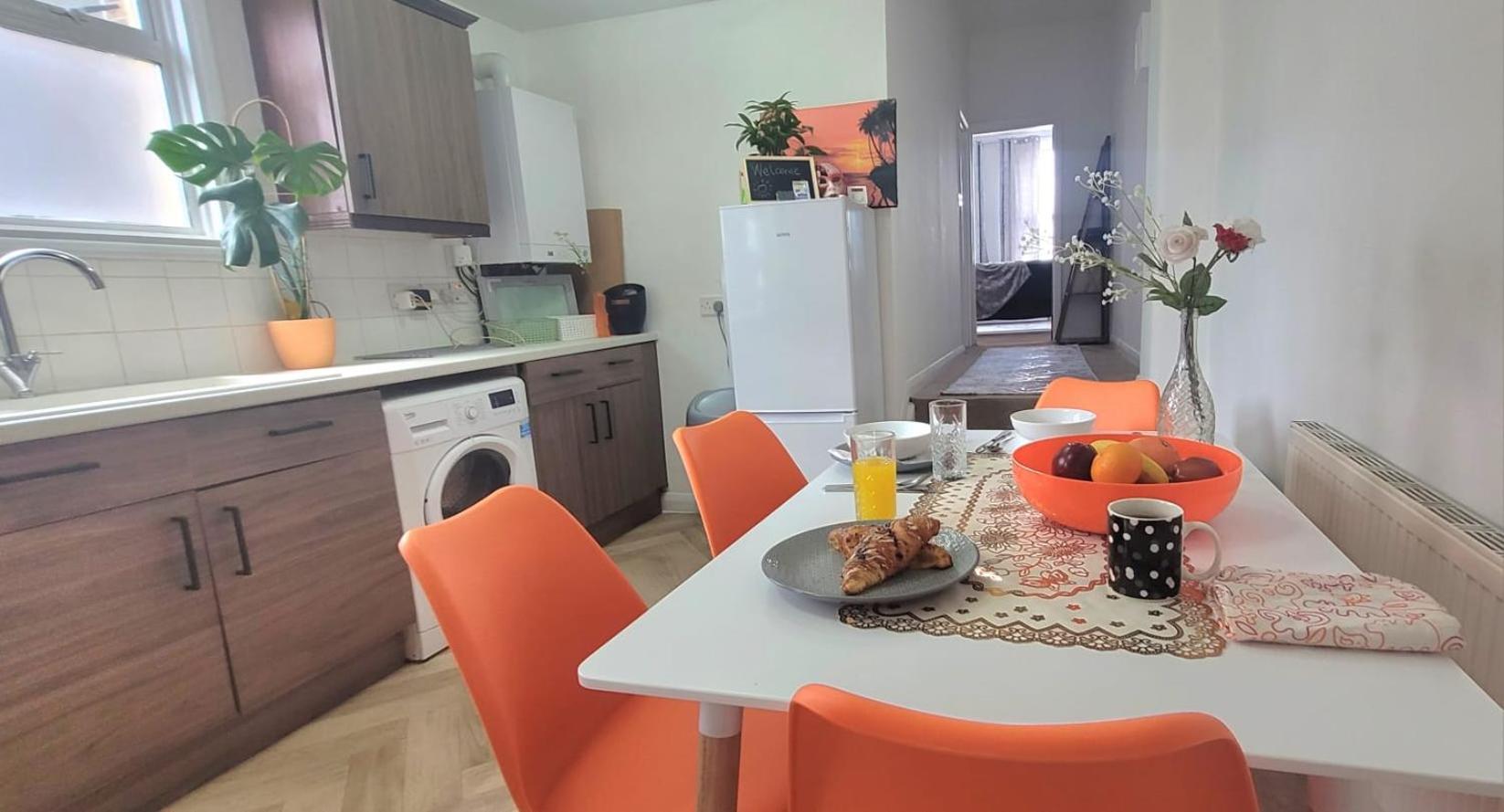 Stylish And Bright Flat In London N8 Turnpike Lane - Piccadilly Line Londres Exterior foto