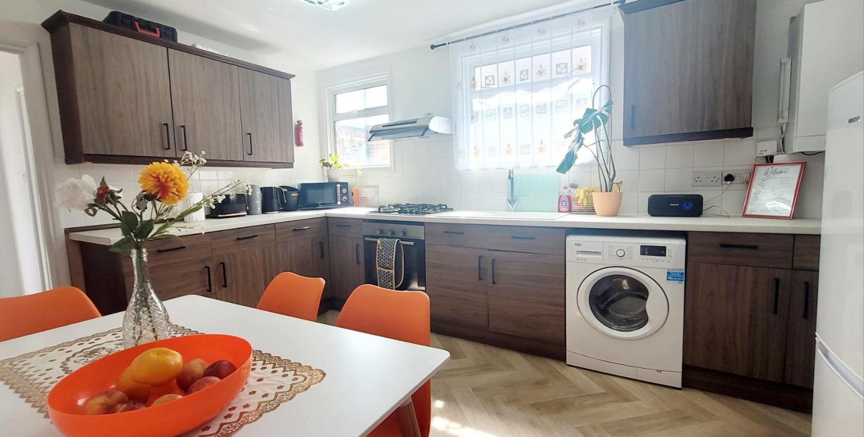 Stylish And Bright Flat In London N8 Turnpike Lane - Piccadilly Line Londres Exterior foto